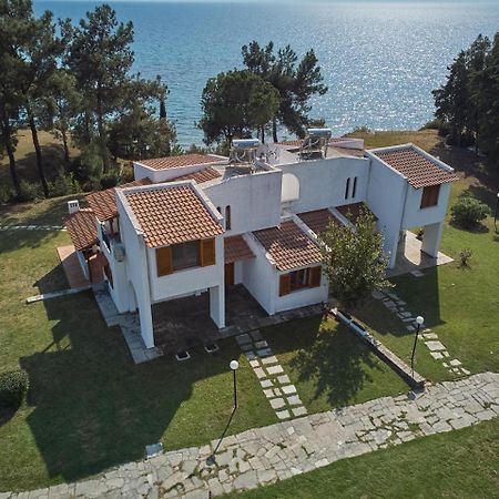 Summerday Villa Private Beach Nea Irakleia Exteriör bild