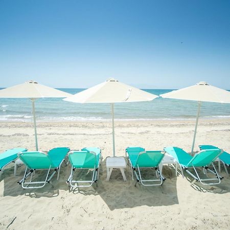 Summerday Villa Private Beach Nea Irakleia Exteriör bild