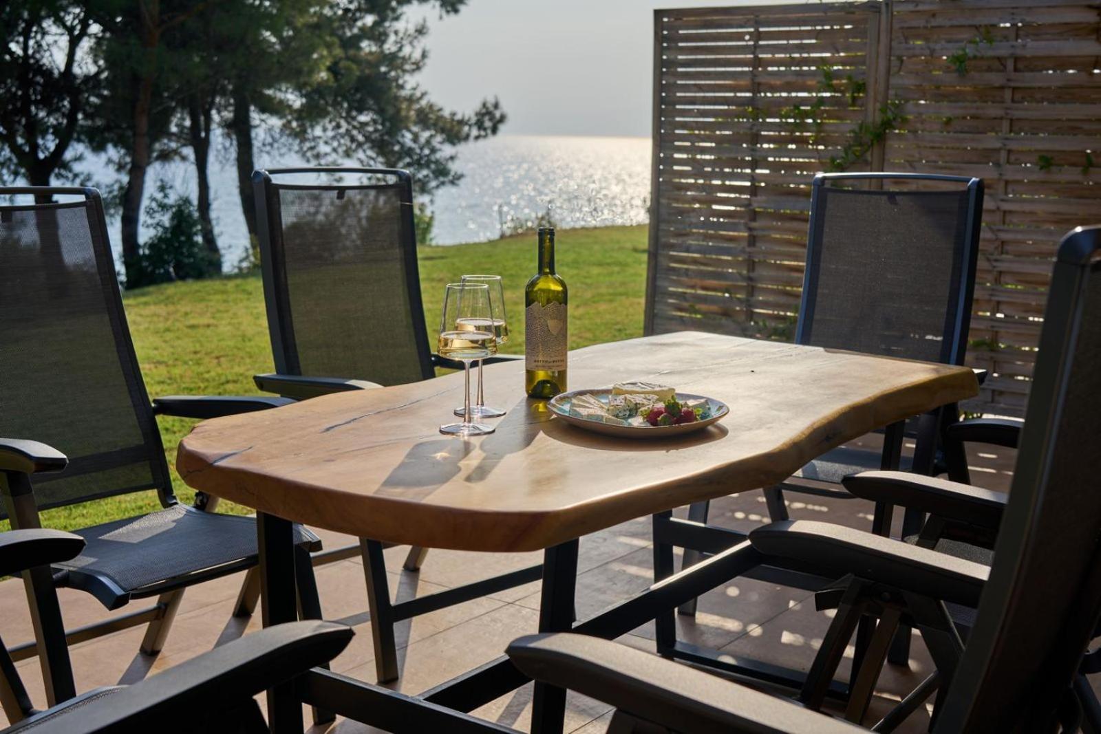 Summerday Villa Private Beach Nea Irakleia Exteriör bild