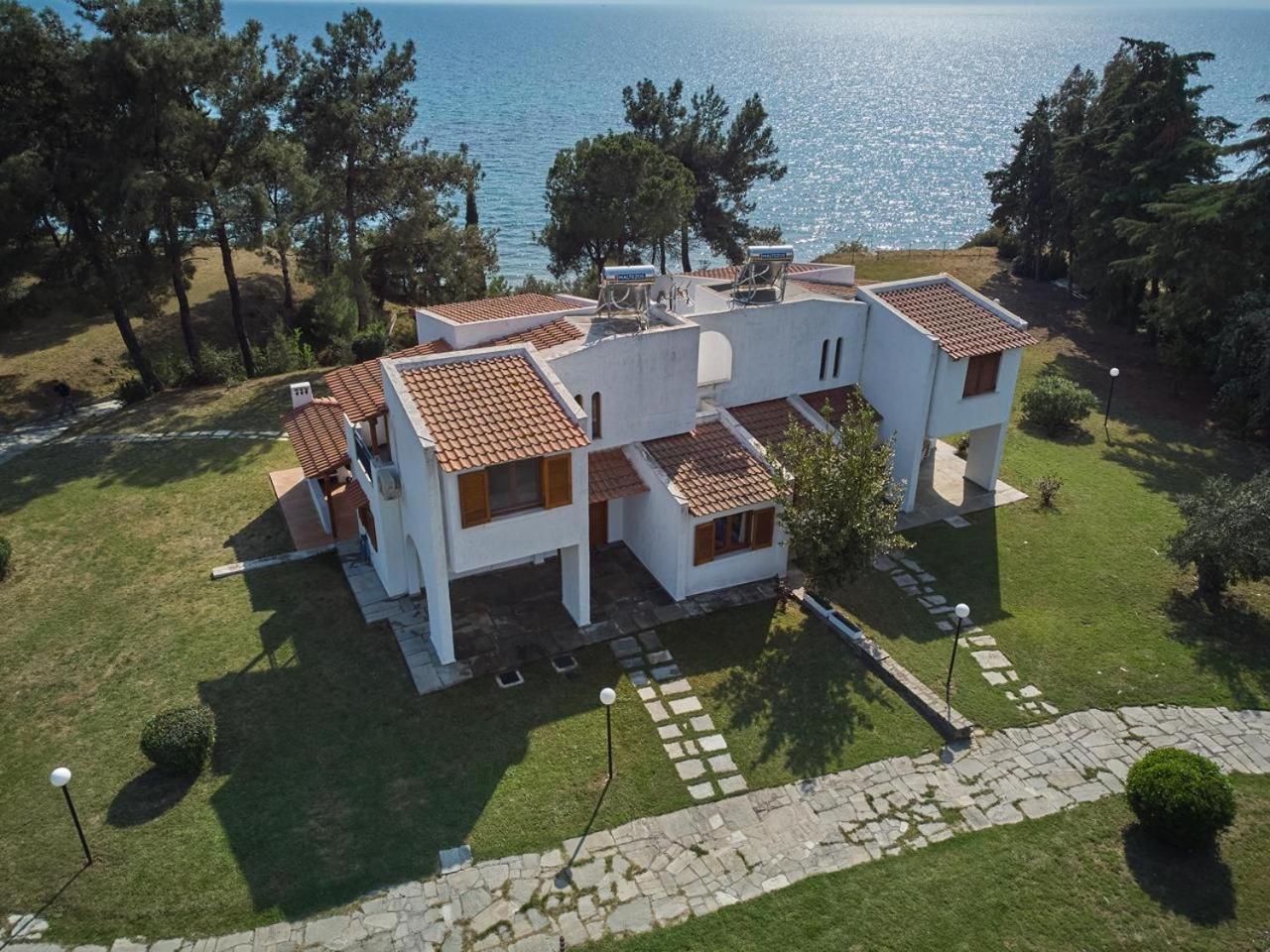 Summerday Villa Private Beach Nea Irakleia Exteriör bild