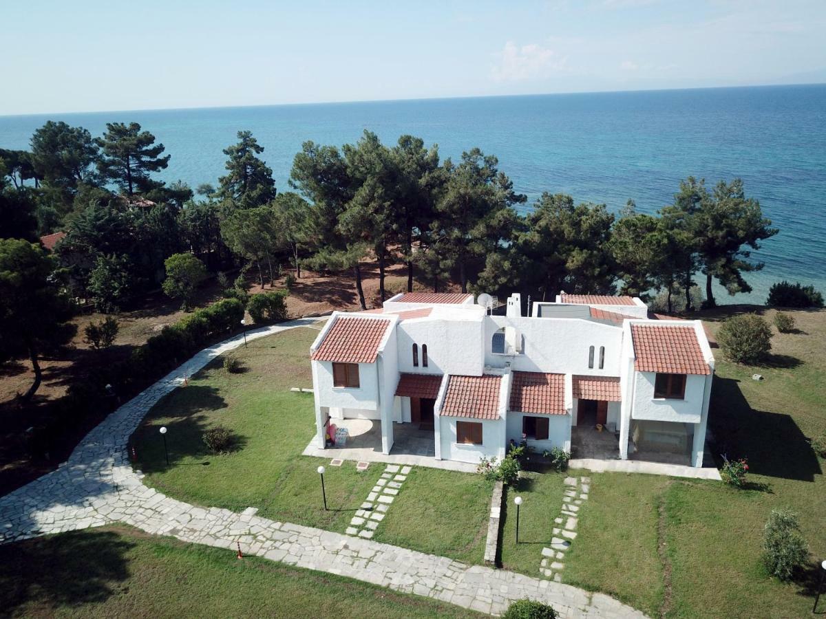 Summerday Villa Private Beach Nea Irakleia Exteriör bild