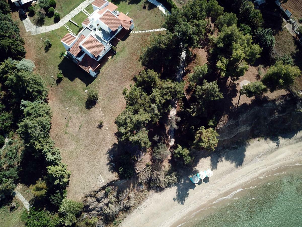 Summerday Villa Private Beach Nea Irakleia Exteriör bild