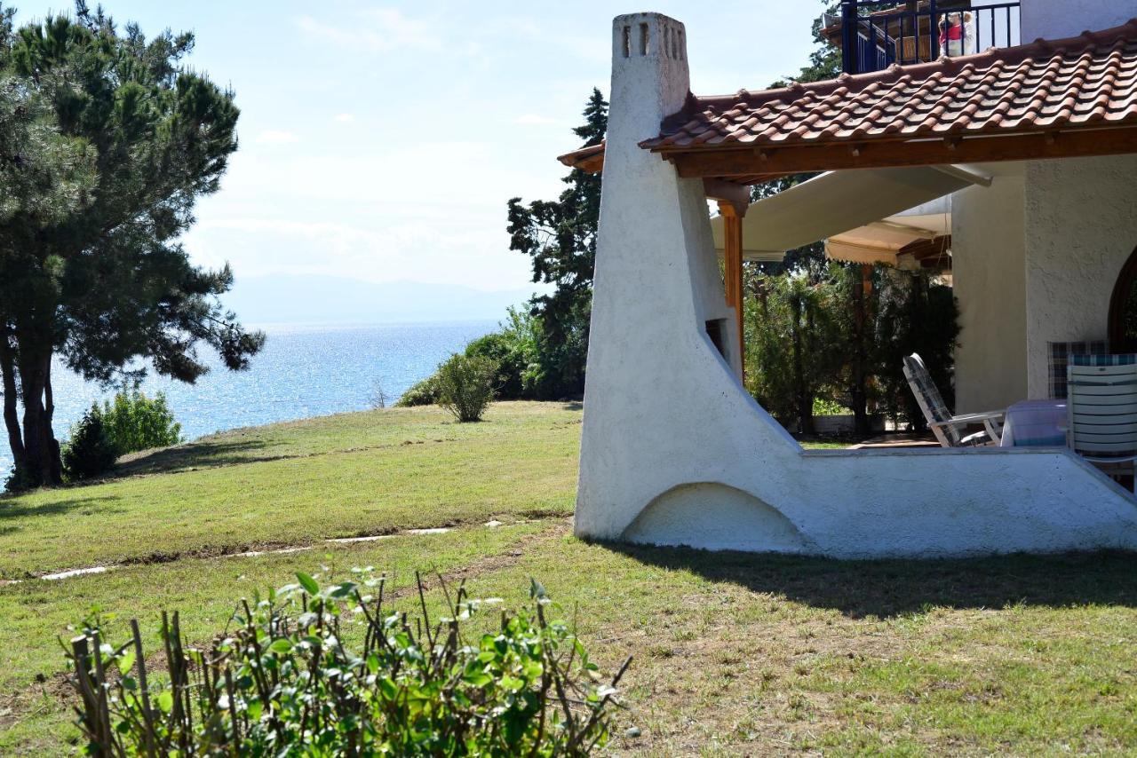 Summerday Villa Private Beach Nea Irakleia Exteriör bild