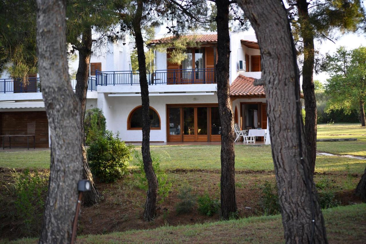 Summerday Villa Private Beach Nea Irakleia Exteriör bild
