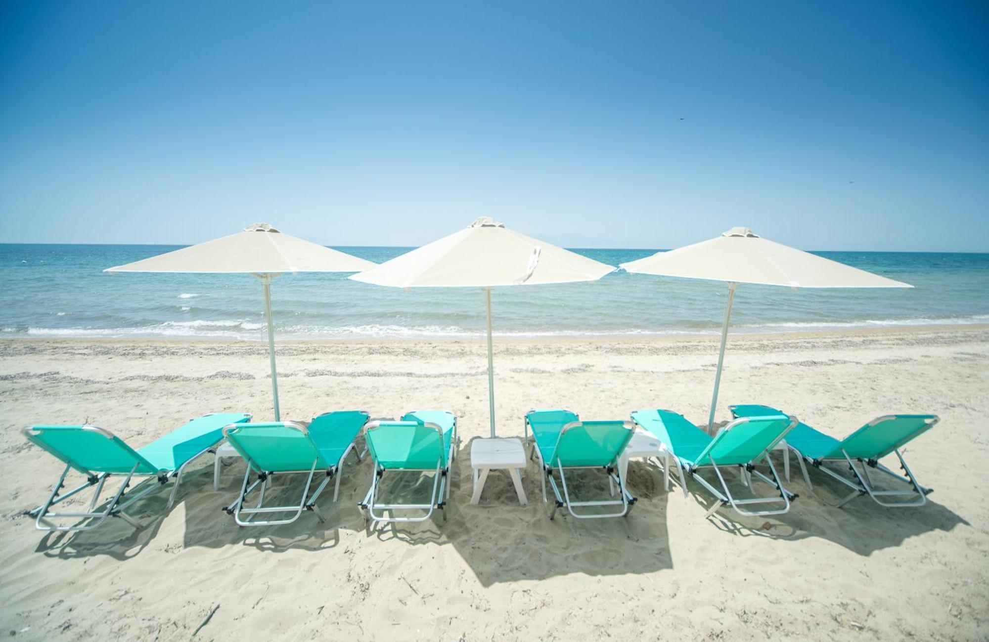 Summerday Villa Private Beach Nea Irakleia Exteriör bild