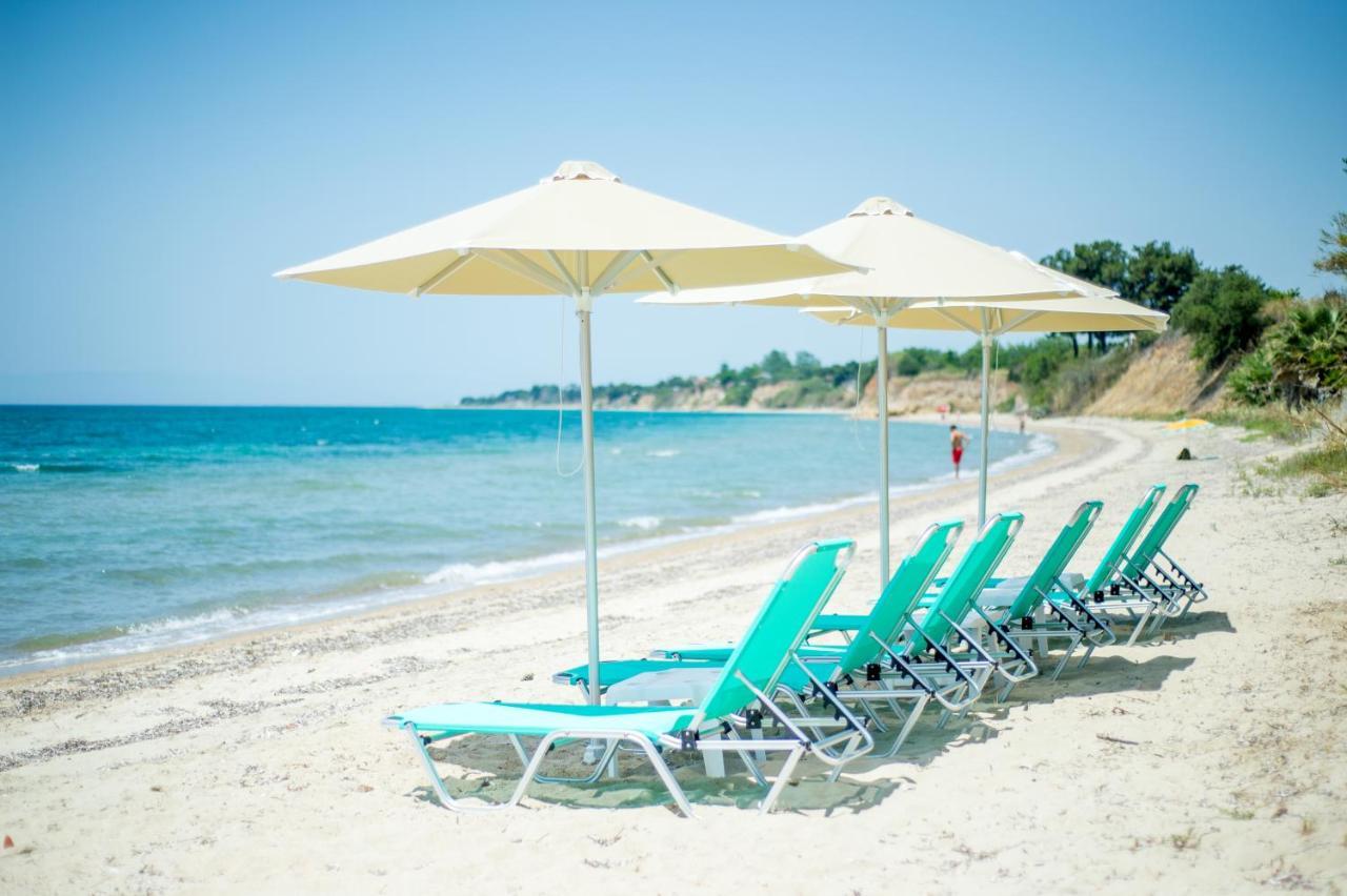 Summerday Villa Private Beach Nea Irakleia Exteriör bild